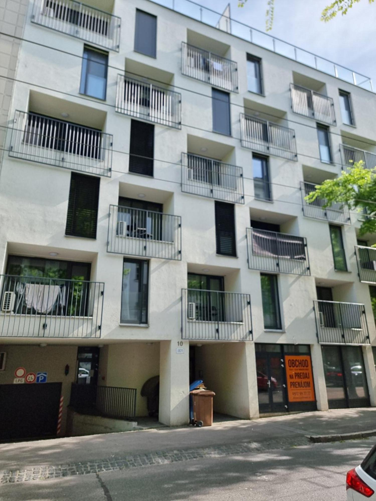Apartman - Centrum Bratislava Buitenkant foto